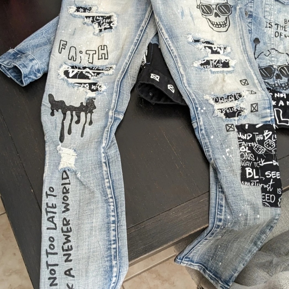 Stylish Graphic Denim Jeans Set - Black and Gray - Picture 3 of 10